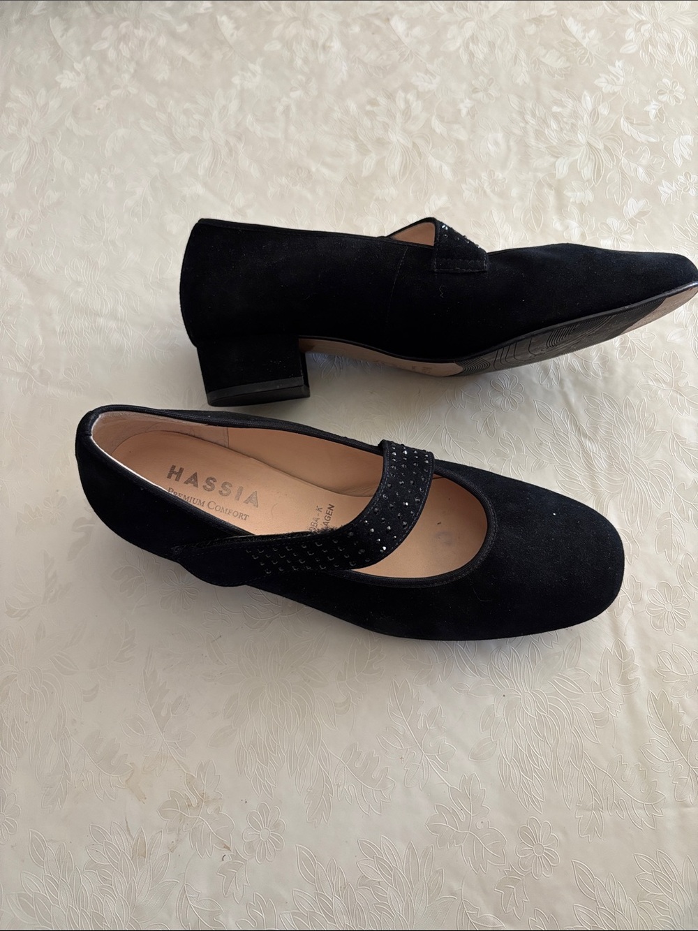 Hassia Black Suede Mary Jane Flats. Size EUR 39. Excellent condition.